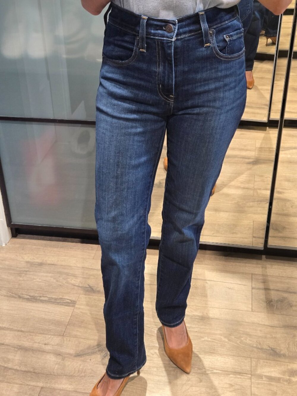 LEVIS | High Rise 724 Jeans - Picture 2 of 5